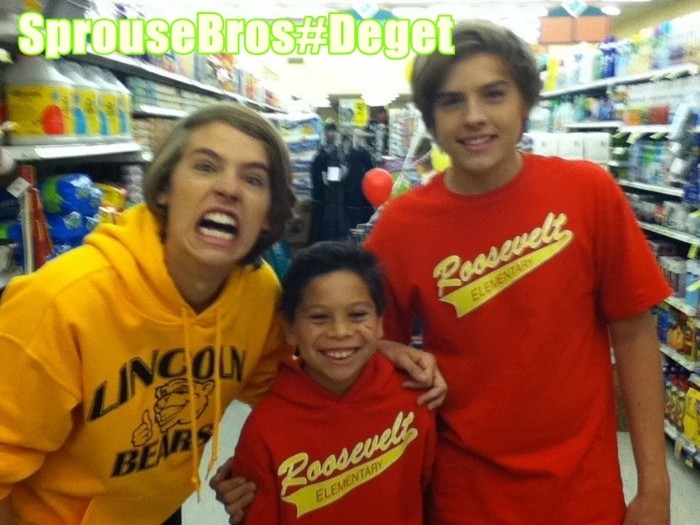 LOL, Cole's face scare me! xD