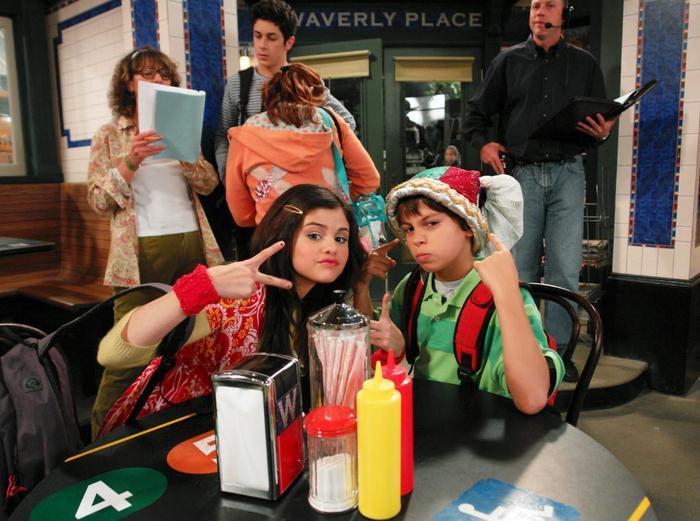 peace out - Wizard of Waverly Place