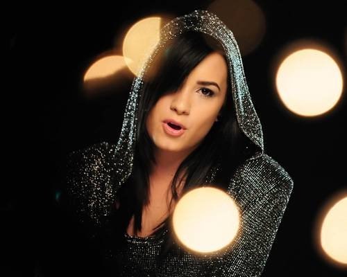 13334_101246743231879_100000396600060_33083_4804532_n - The Real Demi Lovato