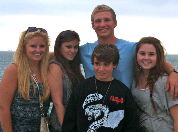 At Manhattan Beach with Tyler, Brogan, Bailey and Cait. Love this place - I - x HellooooEverybody - x I