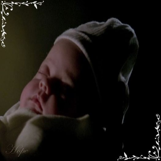 klaus-bids-baby-hope-mikaelson-farewell