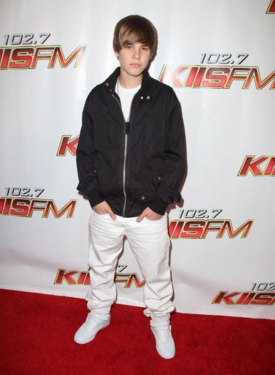 Justin Bieber at KissFM 4