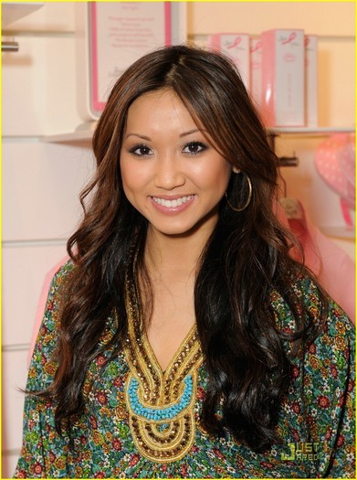 Brenda-brenda-song-8514685-909-1222