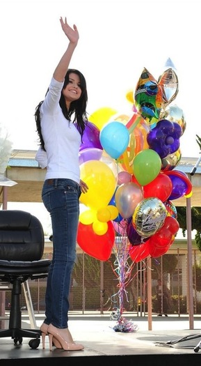 selena-gomez-day-better-10