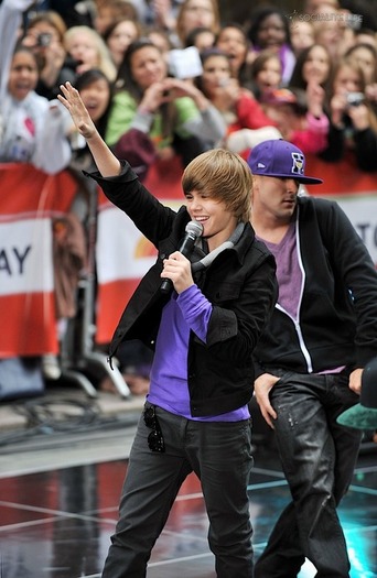 gallery_main-justin-bieber-today-show-10122009-04