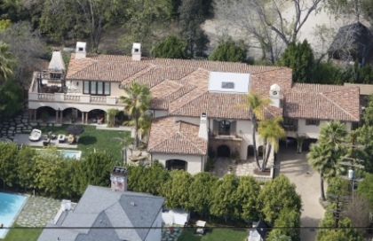 Miley Cyrus - Cyrus Family House (2)