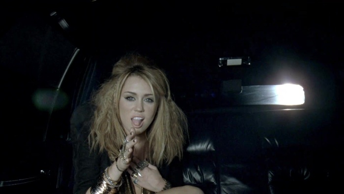 Miley Cyrus - Who Owns My Heart 0440