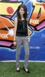 0 x - 26 . o8 . 2oo7 - x 0 (16) - Selena Gomez Award Shows 2OO7 August Teen Choice Awards