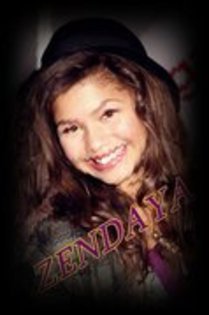 41499206_OFHVCVCAQ - zendaya coleman-rocky blue