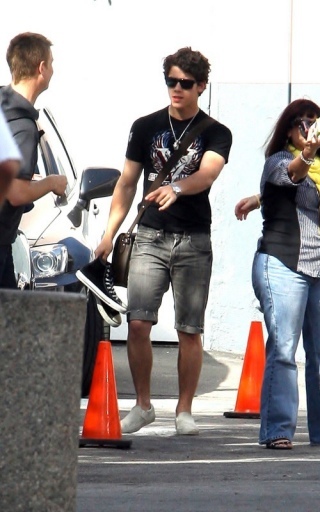 normal_nick-jonas-032010-3 - Nick-Out at a Studio in Los Angeles