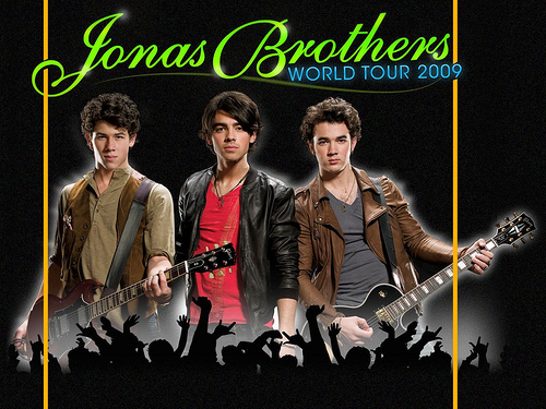 3353098725_6f72408ec1 - Jonas0_Brothers0_My0_Idols0_4_0