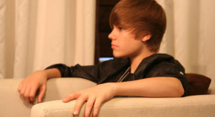 -- 1 -- - Justin Sits Down With MTV News 2010