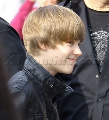 February 1st - Arriving At The Studio For The Remake Of \'\'We Are The World\'\' (1) - 0 0 0 0 0 omg so funny look here omg_LOL