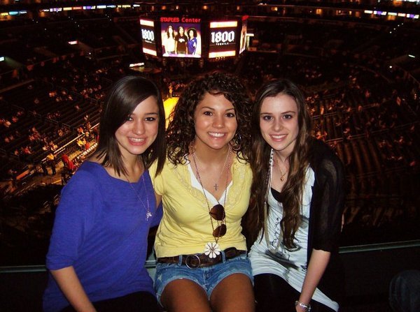 Me & gracem and caitlin - at a lakers game