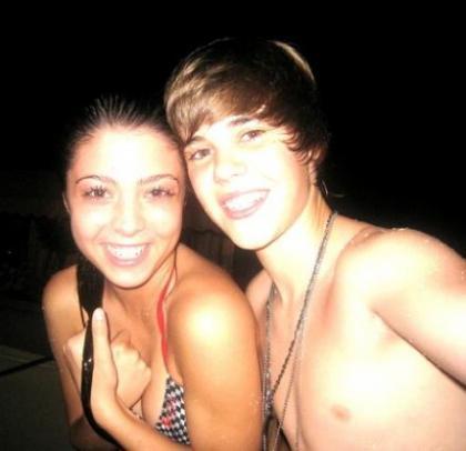 justin bieber 3 - X_Justin_Bieber_With_Fans_And_Friends_x