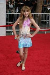 Bella_Thorne_1259504442_3