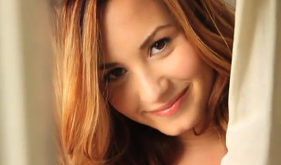 Demi-Lovato-Give-Your-Heart-A-Break