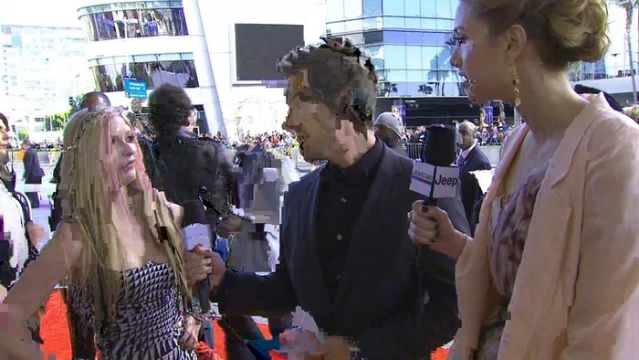 bscap0034 - 2010 - American Music Awards - Red Carpet Interview 01 - Captures by me