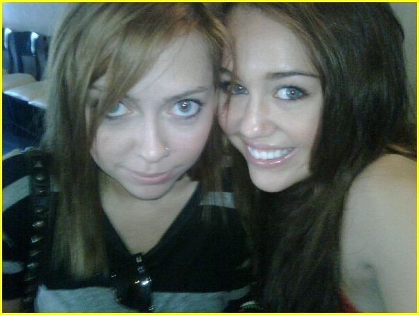 GYTRZLOZUSLAYGOVWUV - All pics with Miley