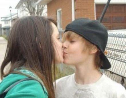 justin-bieber-ex-girlfriend-2