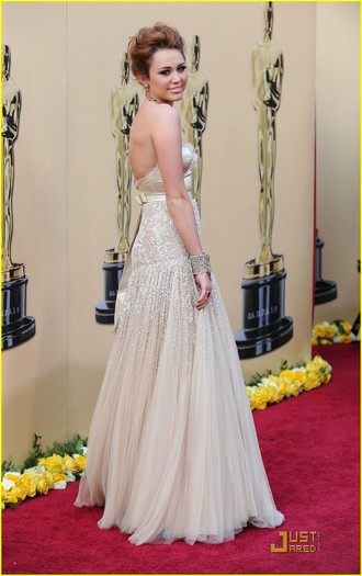 Miley-2010-Academy-Awards-miley-cyrus-10791218-767-1222