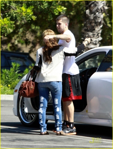 normal_DEMICENT004 - Hugging Rob Kardashian