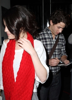 normal_008~2 - Selena and Nick at Phillipe Chows-February 2nd 2010