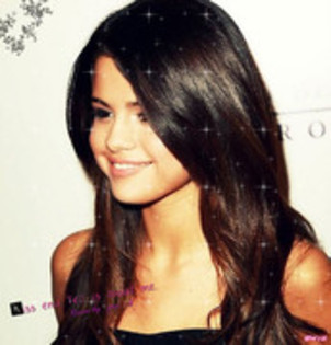 40268543_AUWHCGDVM - Selena Gomez