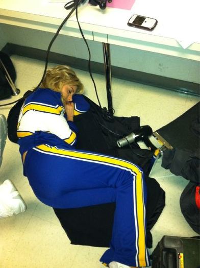 @78violet On set. She likes to sleep with hair dryers. Brought to u by "my strange addictions"