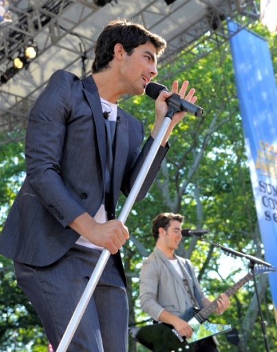 439 - Jonas Brothers