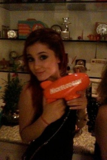 http://xArianaGrandexD.deget.net