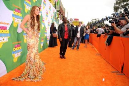 normal_003~85 - 02 04 - Nick Kids Choice Awards - Arrivals