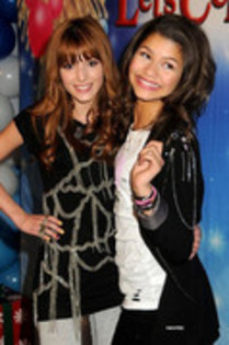 40524742_FJRFRDABV - bella and zendaya