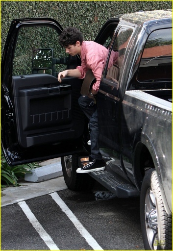normal_nick-jonas-west-hollywood-02 - Nick-arriving at studio in West Hollywood