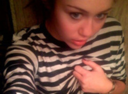 UEYBLHFYBGEOCYNSZTN - All pics with Miley