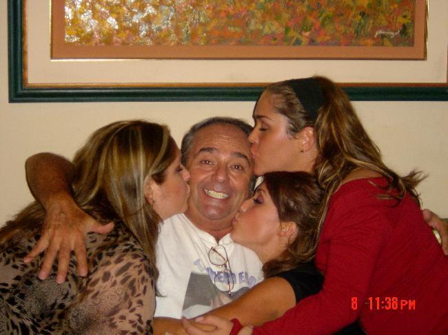 my papa...yo y mis hermanas