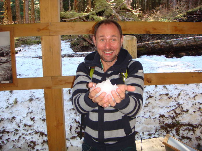 My first contact with snow - Our 2009 Holiday