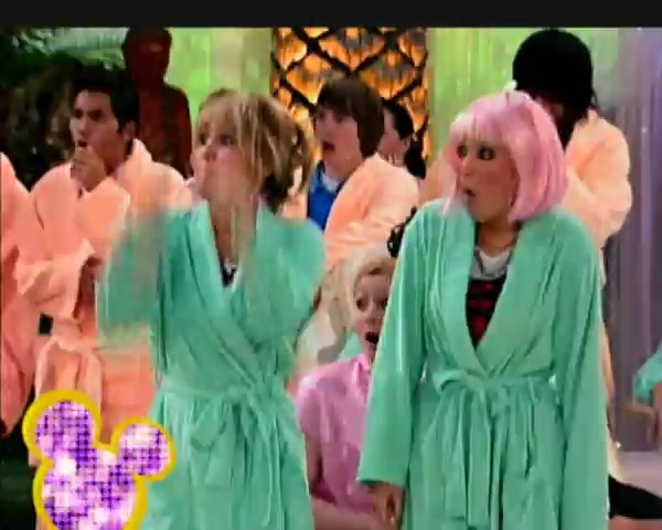 CA5KQ91B 0055 - x Hannah Montana Season Finale Sneak Peek Ad