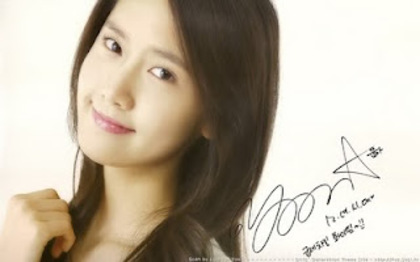 YOONA+Wallpaper-12