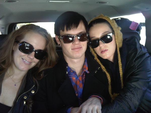 HUDSON FAMILY HOLLA DAYZ! Bout to go have airplane thanksgivin\' dinner!