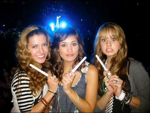 miley's concert glow sticks - Newest Yet To Come