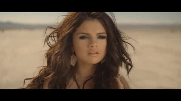 Selena Gomez & The Scene - A Year Without Rain 378