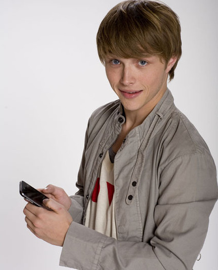 Sterling-Knight-Sonny-With-a-Chance-sterling-knight-10965984-430-533