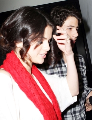 normal_009~2 - Selena and Nick at Phillipe Chows-February 2nd 2010