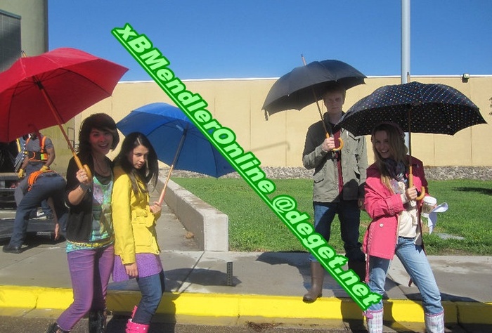 on the set - On the set of Lemonade Mouth