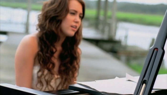 Miley Cyrus When I Look At You  screencaptures 02 (13) - miley cyrus when I look at you