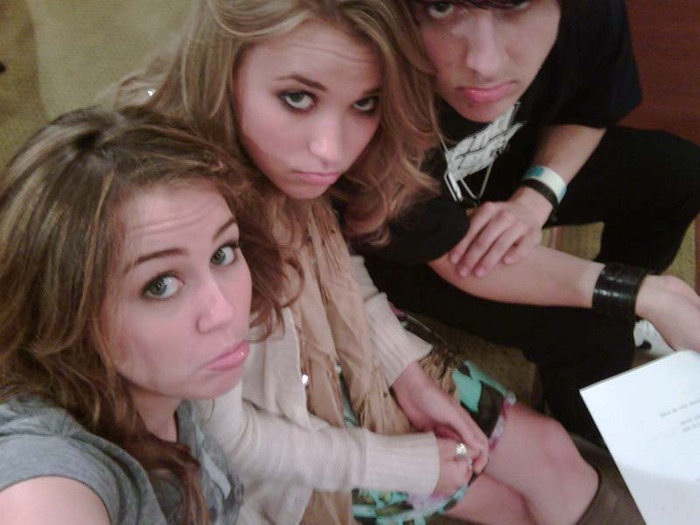 miley_cyrus_personal_pics_part_2_005 - miley