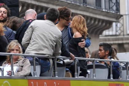 Filming LOL in Paris. xD (101)