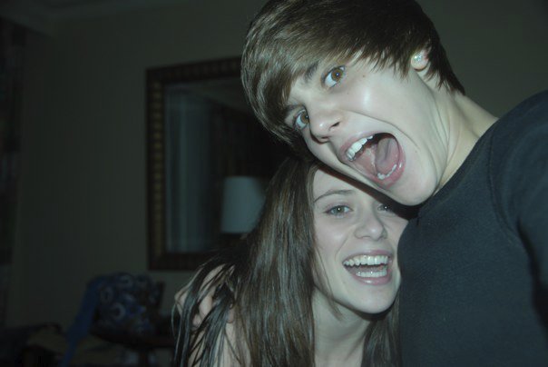 this is my fav pic - x_One_Sweet_Pic_With_Justin_And_Caitilin
