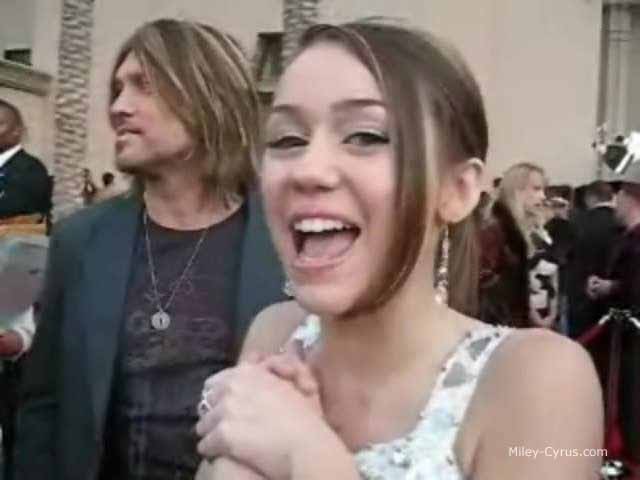 Miley (4) - Miley Cyrus - Bop TV AMAs Red Carpet - November 21st 2006 Screencaptures